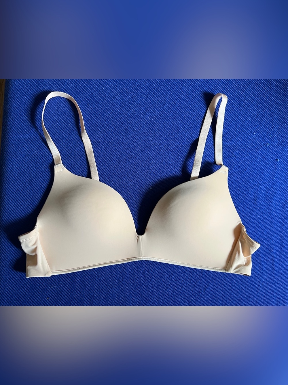 Beige Seamless Wireless Bra Smooth Contour Comfort Bralette Size 38 / 85